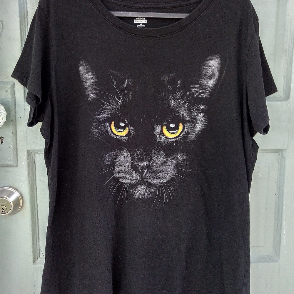 Black cat shirt